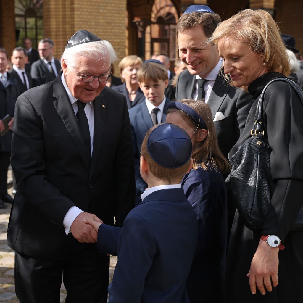 Frank-Walter Steinmeier, Georg Friedrich von Preußen, seine Frau Sophie und die Kinder