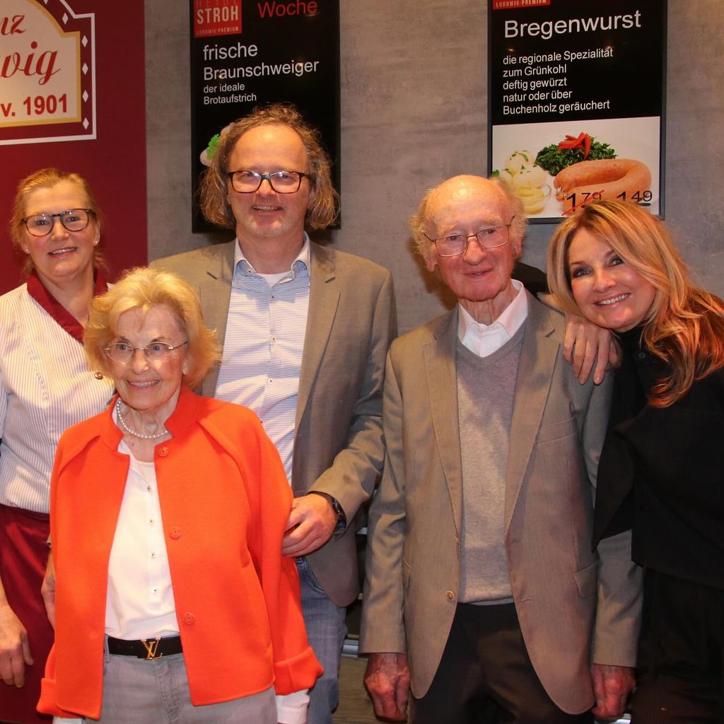 Frauke Ludowig und ihre Familie im Oktober 2024