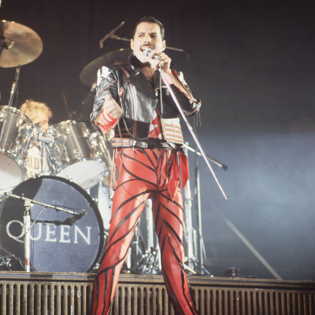 Freddie Mercury bei einem Konzert 1984