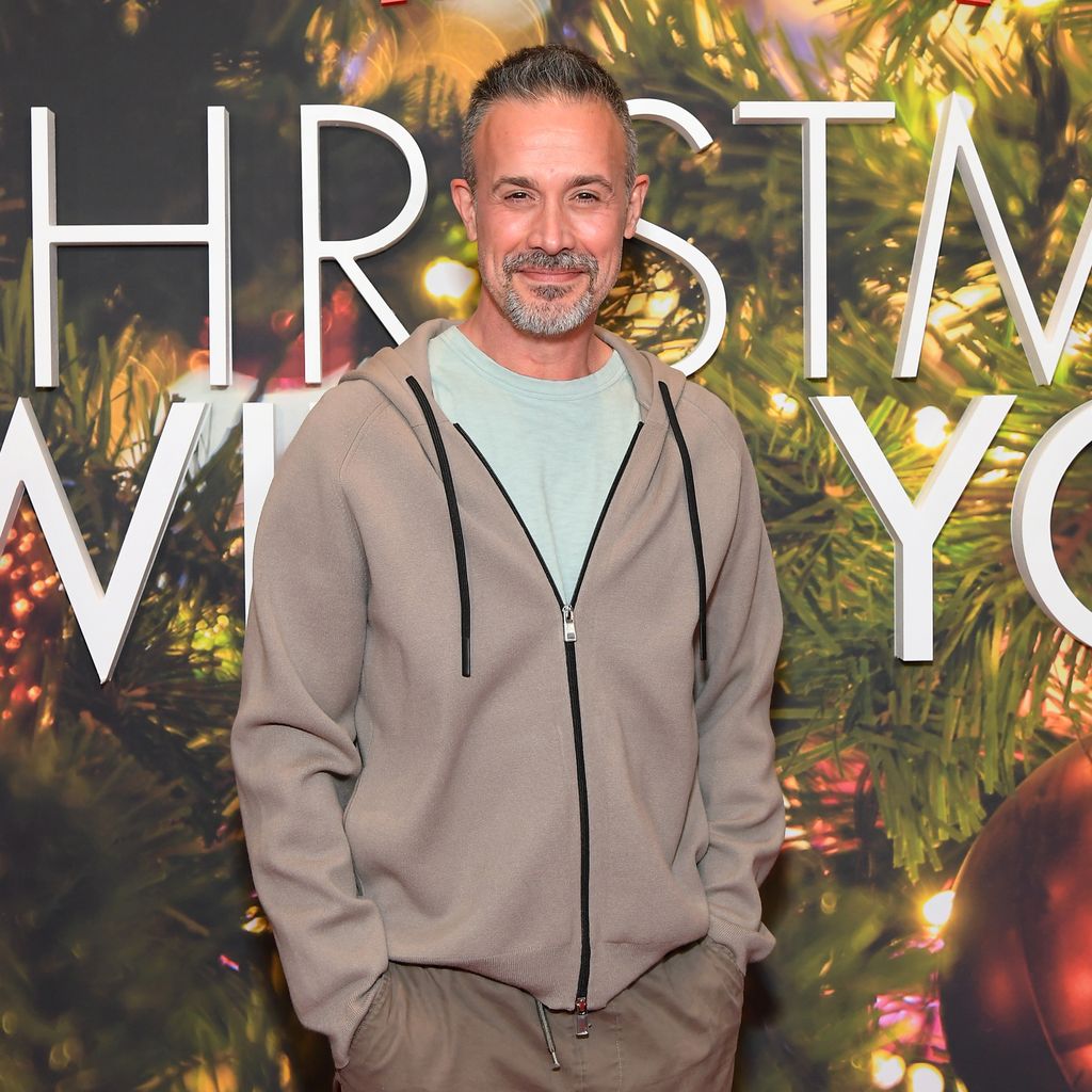 Freddie Prinze Junior bei einer "Christmas With You"-Sondervorstellung in Kalifornien in 2022