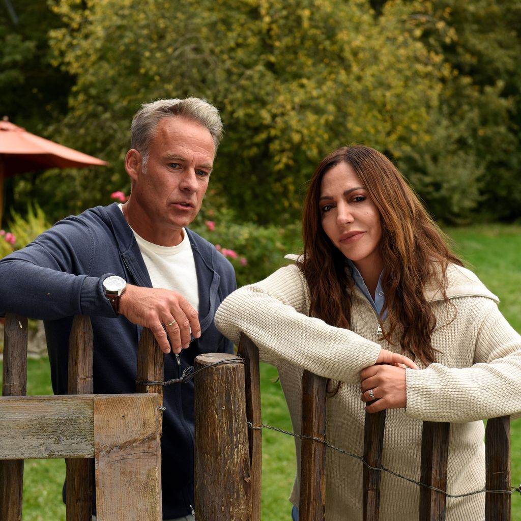 Mark Weber (Marco Girnth) zeigt Katja Baumann (Simone Thomalla) sein neues Reich