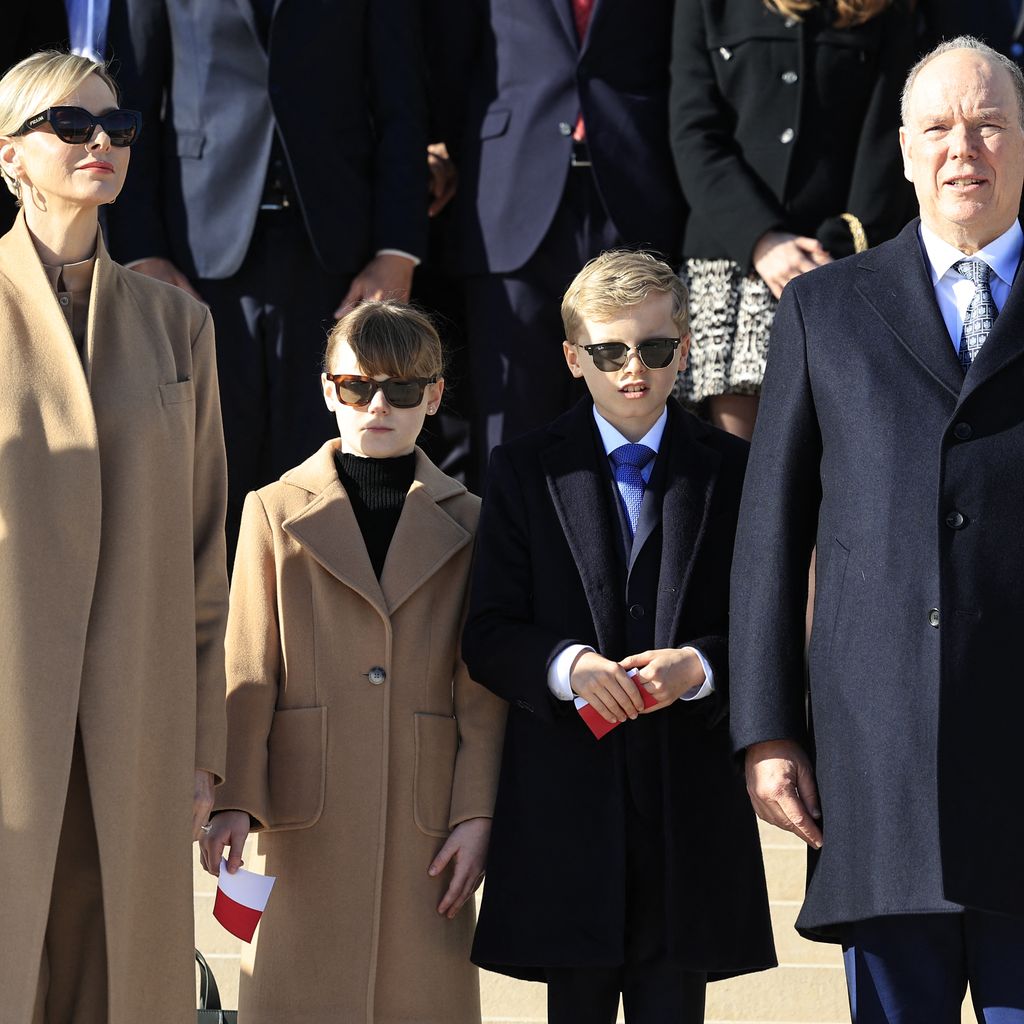 Fürstin Charlène, Prinzessin Gabriella, Prinz Jacques und Fürst Albert