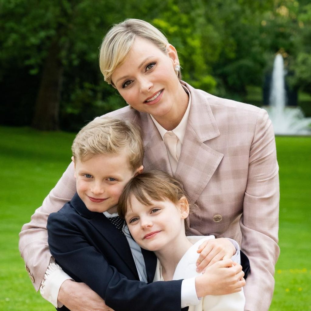 Fürstin Charlène und ihre Kinder, Jacques und Gabriella