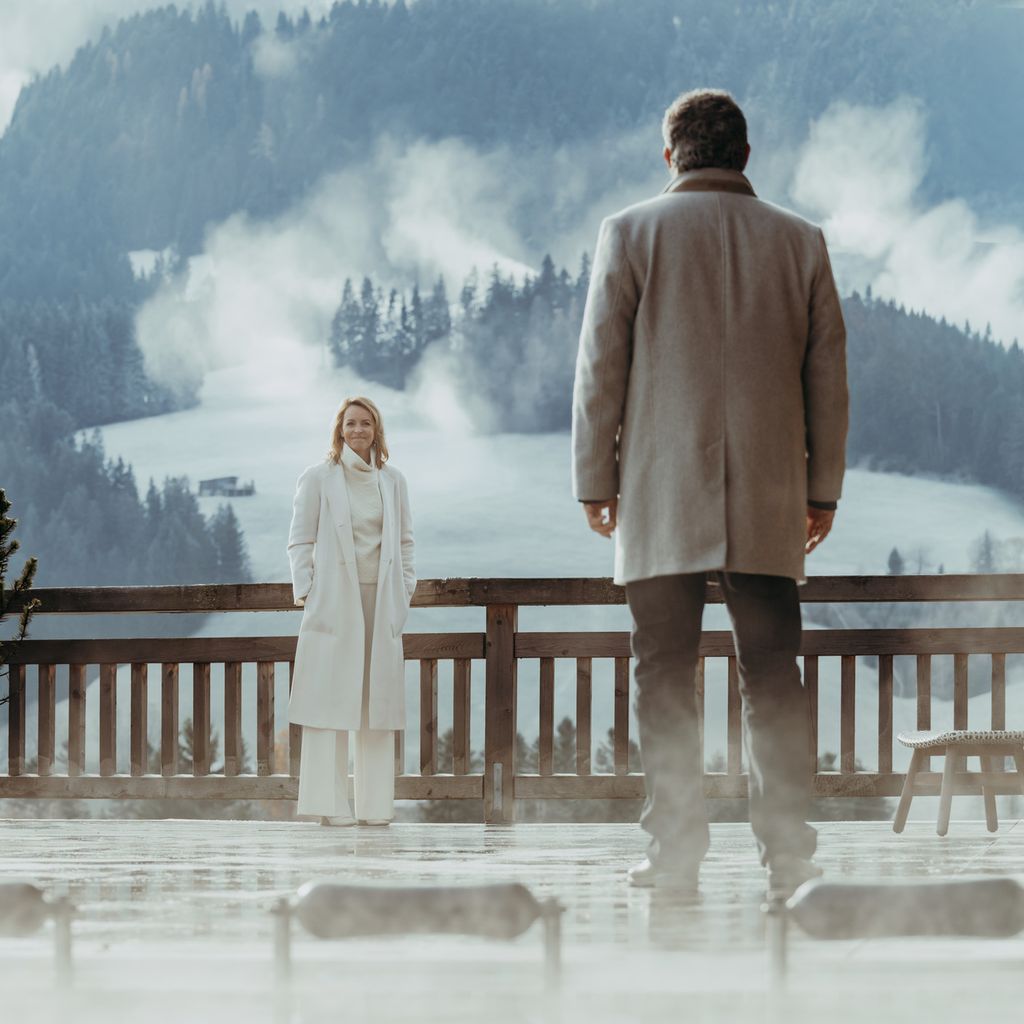 Szene aus "Der Bergdoktor: Wiedersehen": Dr. Martin Gruber (Hans Sigl) und Franziska Hofstetter (Simone Hanselmann)