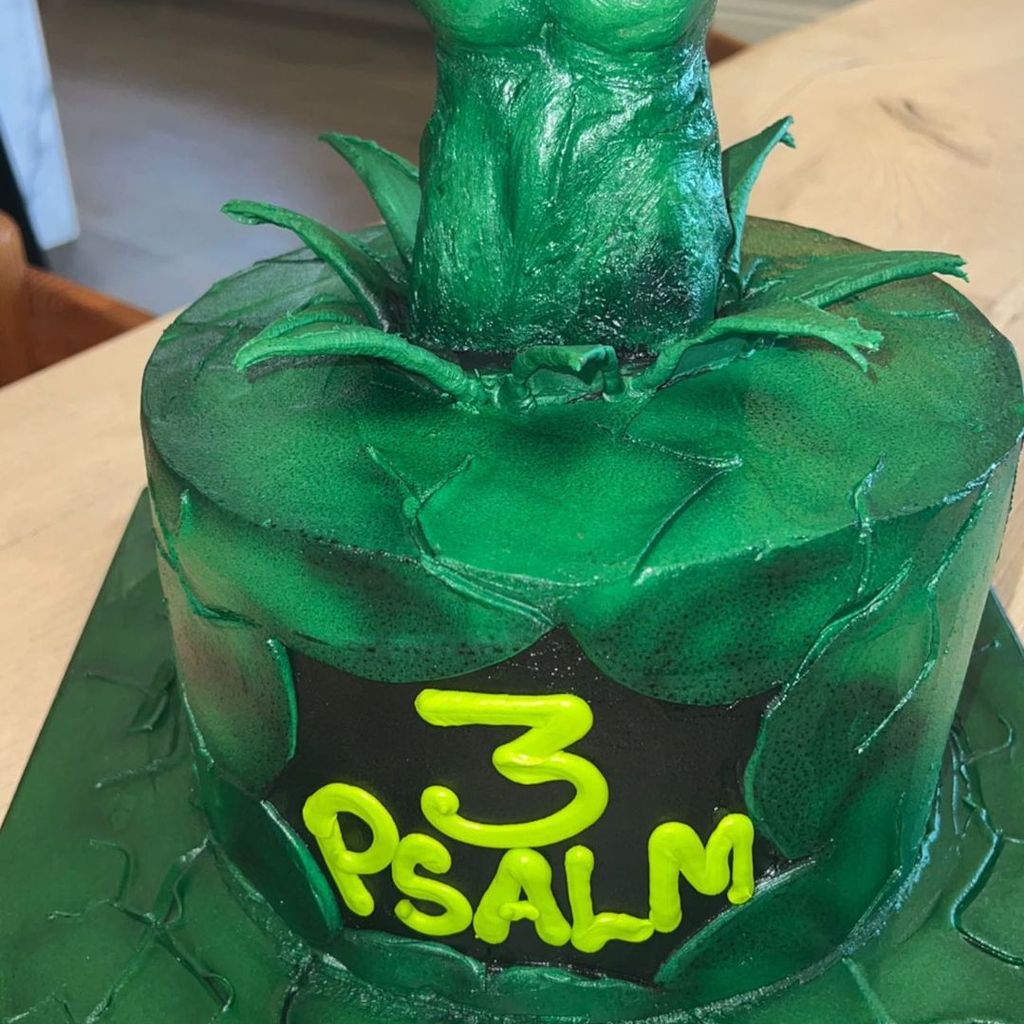 Geburtstagstorte von Psalm West im Hulk-Design