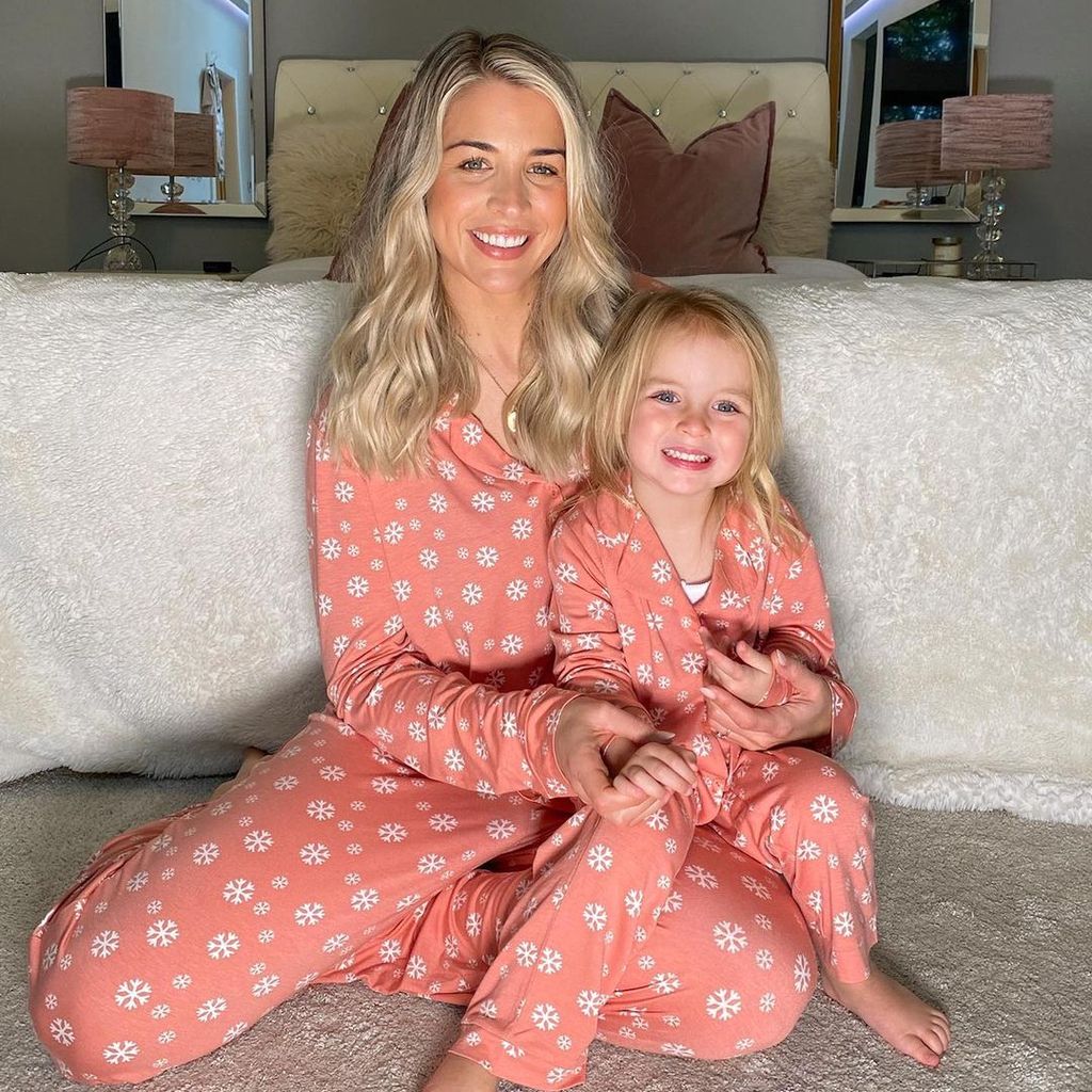 Gemma Atkinson und ihre Tochter Mia im November 2022