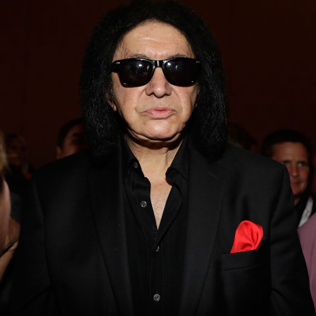 Gene Simmons, Sänger