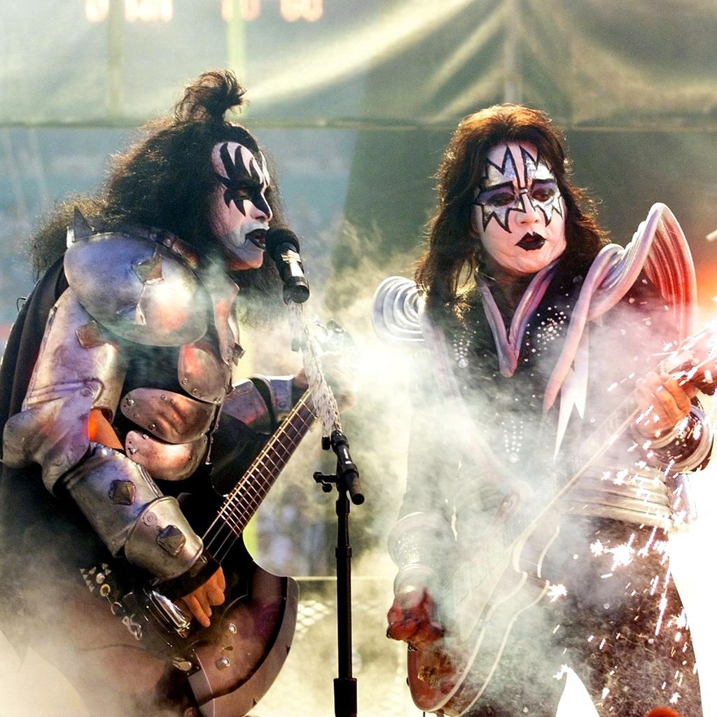 Gene Simmons und Ace Frehley beim Auftritt von KISS vor dem Super Bowl XXXIII in Miami, Januar 1999