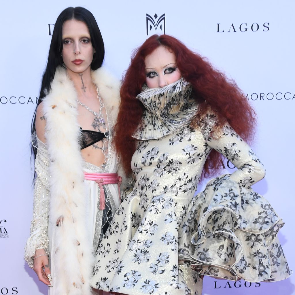 Genesis Webb und Chappell Roan, April 2025