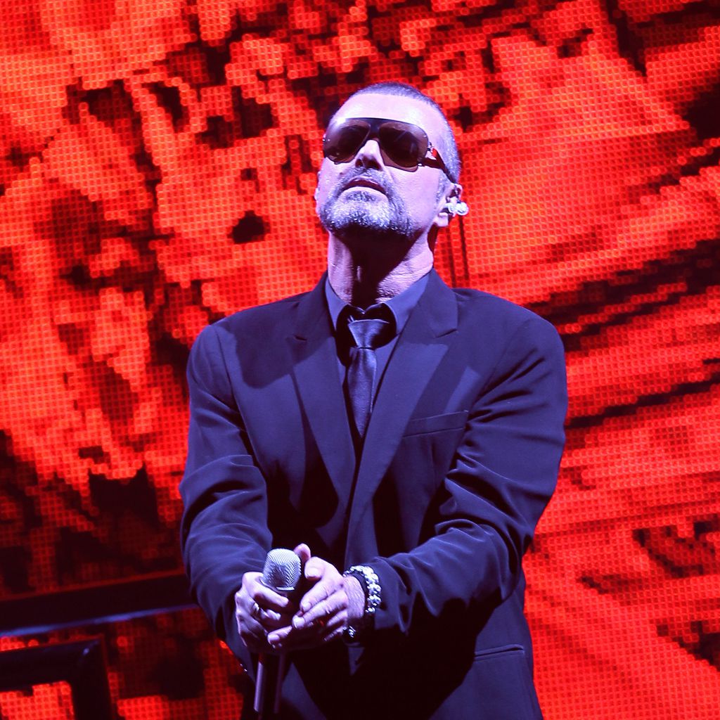 George Michael bei einem Auftritt während seiner Europatour 2011