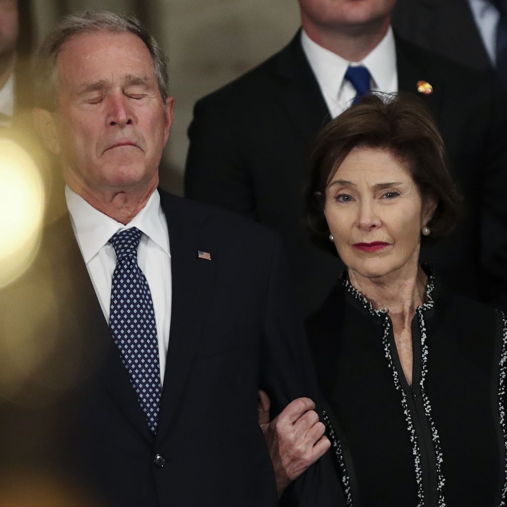 George W. und Laura Bush bei der Trauerfeier von George H. W. Bush