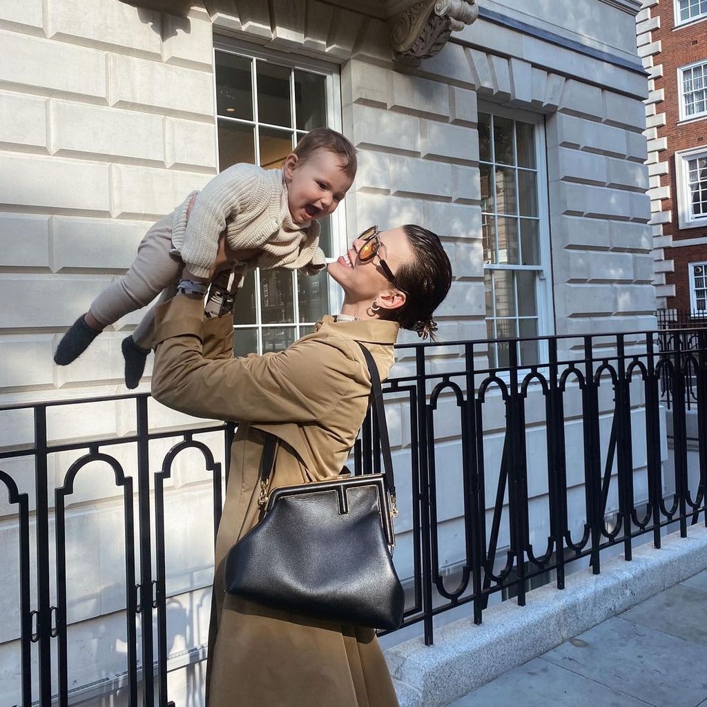 Georgia Fowler mit ihrer Tochter Dylan in London