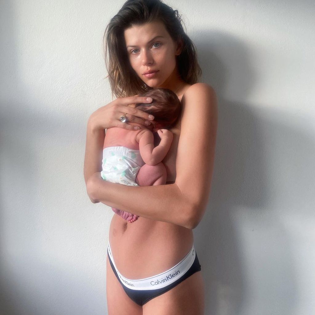 Georgia Fowler mit ihrer Tochter im Oktober 2021