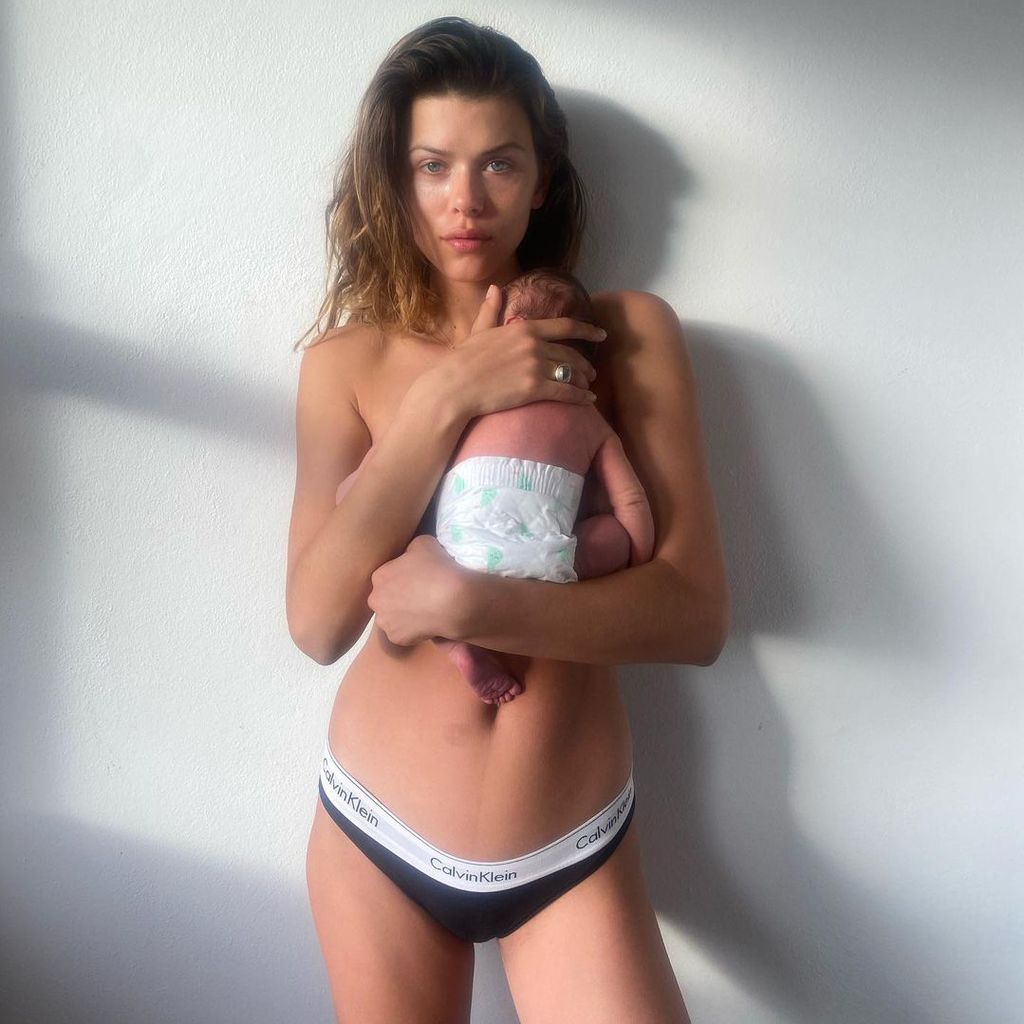 Georgia Fowler mit ihrer Tochter im Oktober 2021