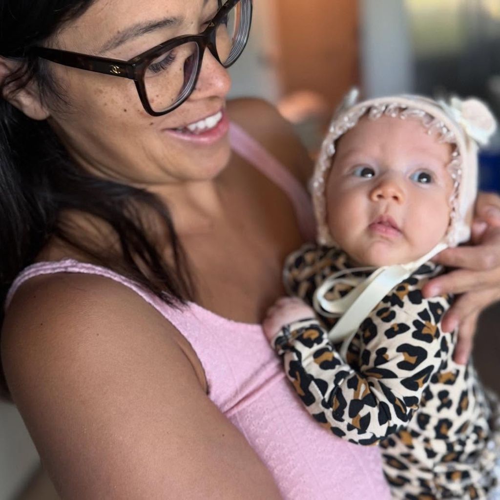 Gina Rodriguez und ihr Baby, Dezember 2025