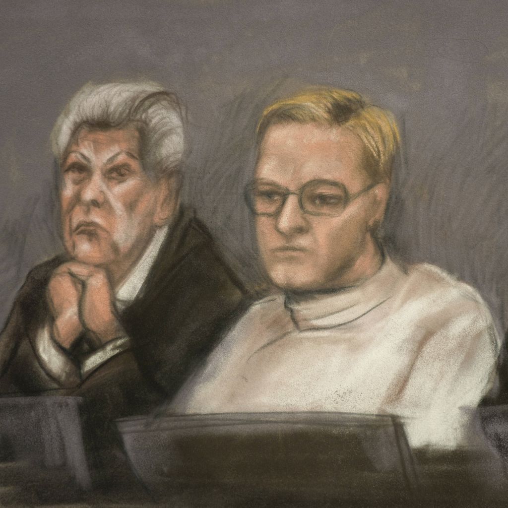 Gerichtszeichnung: Marius Borg Hoiby am ersten Prozesstag im Bezirksgericht Oslo