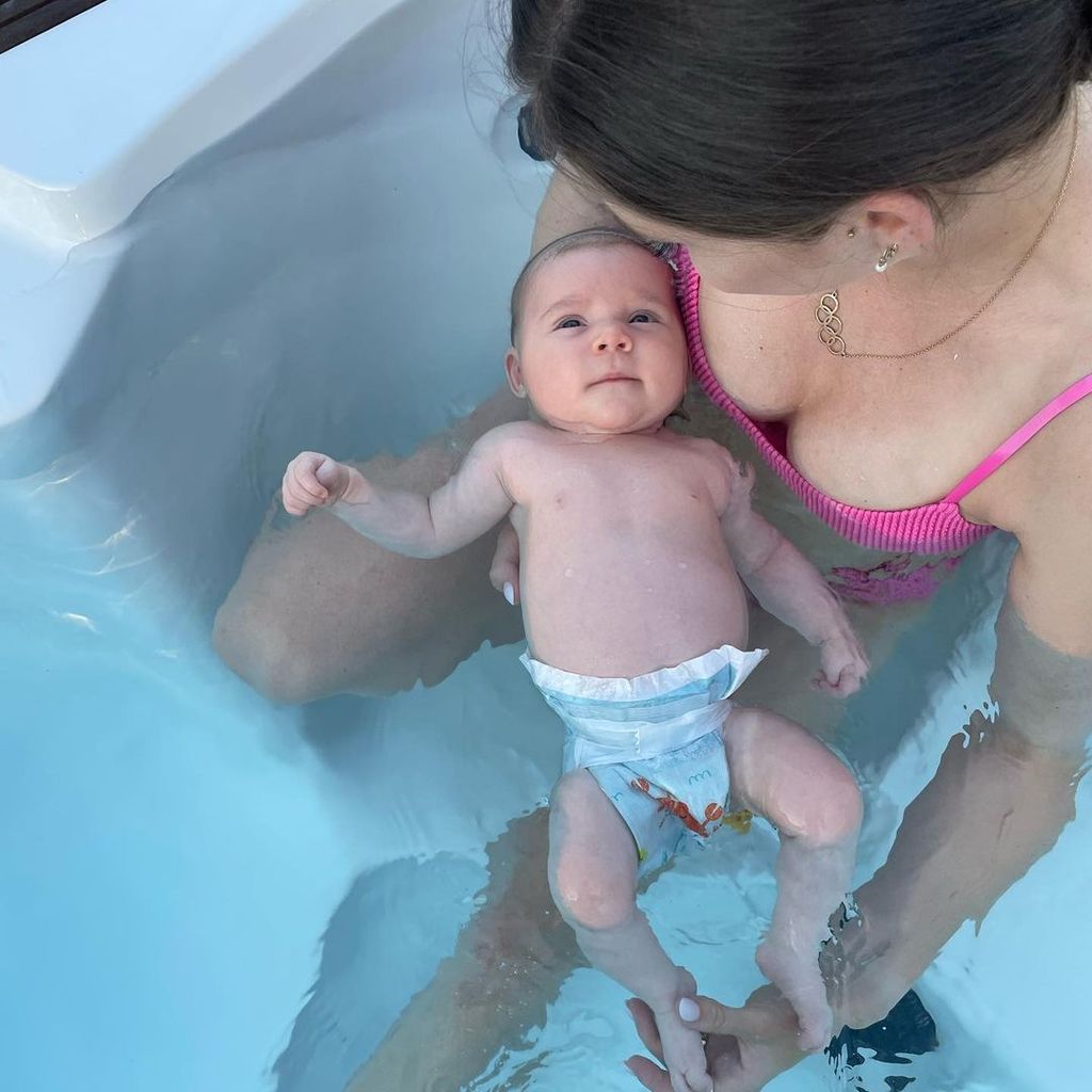 Gesa Felicitas Krause mit ihrer Tochter, Juni 2023