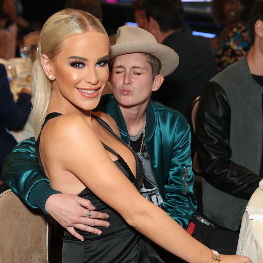 Gigi Gorgeous und Nats Getty bei den Streamy Awards 2017