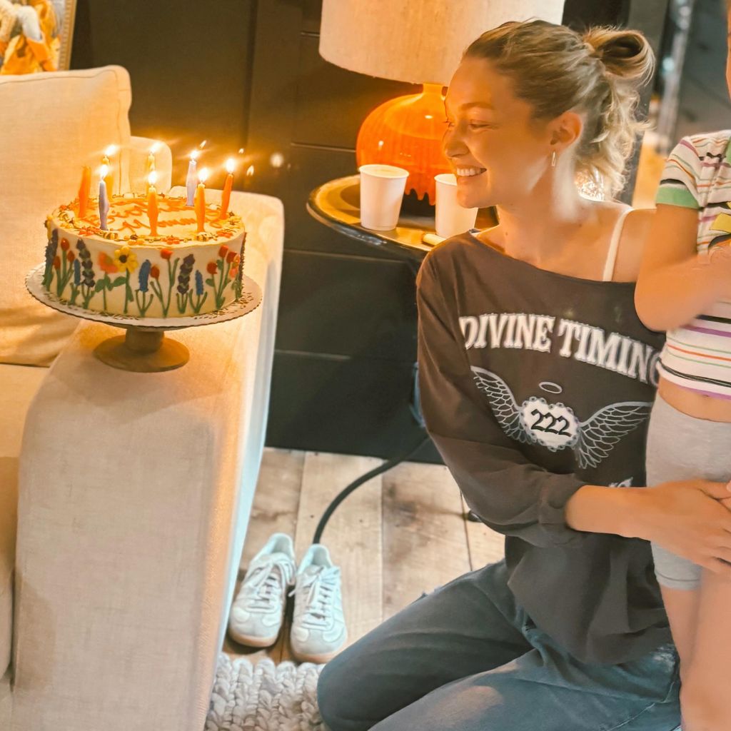 Gigi Hadid an ihrem 31. Geburtstag mit Tochter Khai, 2026