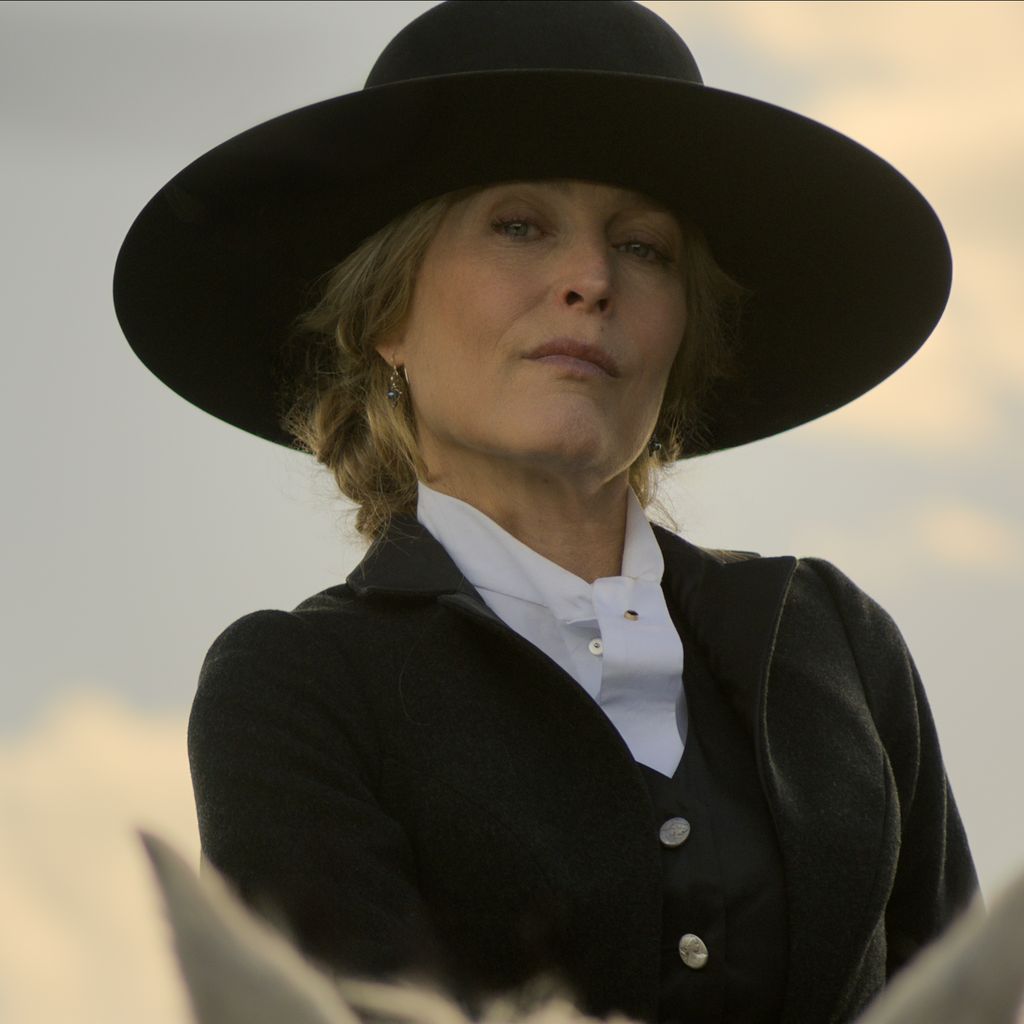 Gillian Anderson in "The Abandons", 2025