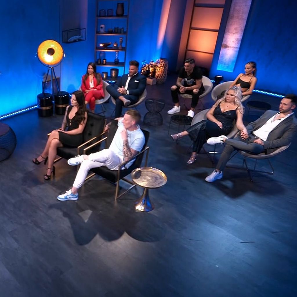 Gina, Lola, Sabine, Mike, Meike, Marcus, Yasin, Alicia, Marlisa und Fabio beim "Temptation Island"-W