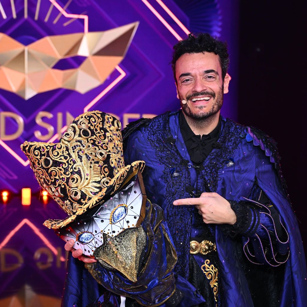 Giovanni Zarrell mit der Mysterium-Maske