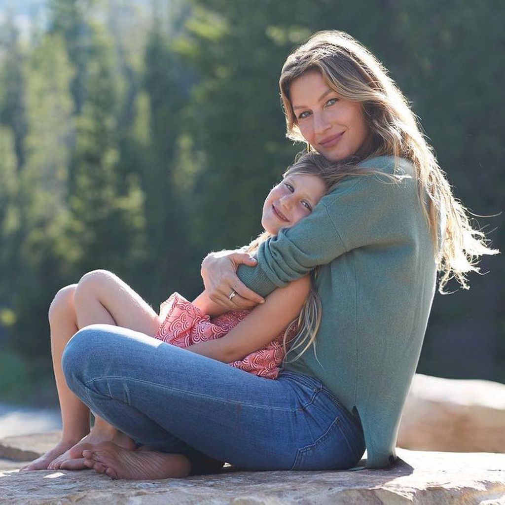 Gisele Bündchen (r.) mit ihrer Tochter Vivian