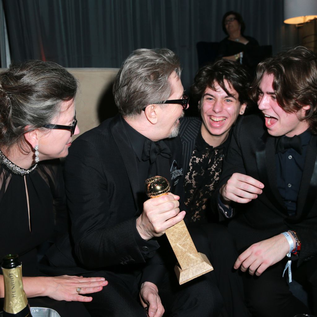 Gisele Schmidt, Gary Oldman, Charlie Oldman und Gulliver Oldman bei der Golden Globe Aftershowparty