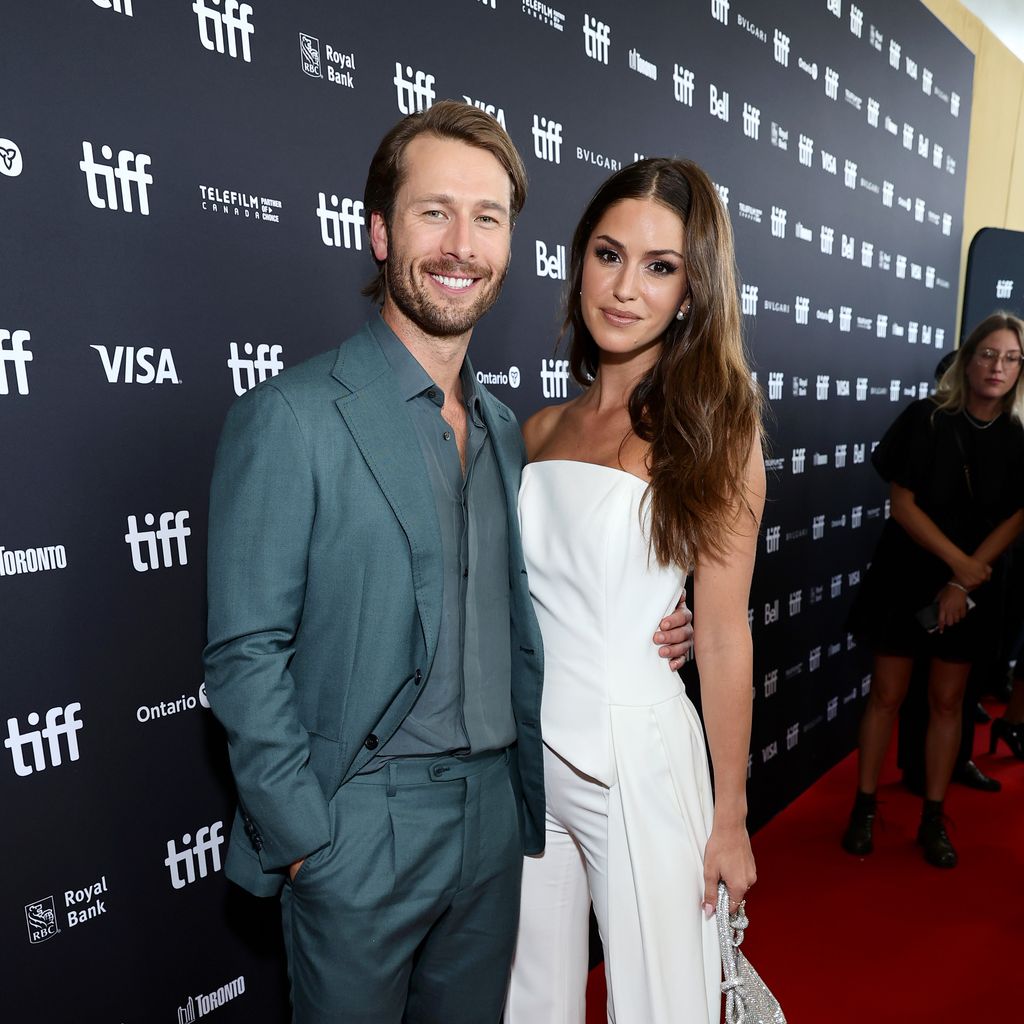 Glen Powell und Gigi Paris