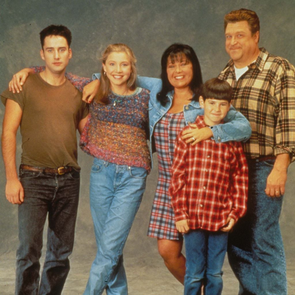 Glenn Quinn, Sarah Chalke, Roseanne Barr, Michael Fishman und John Goodman