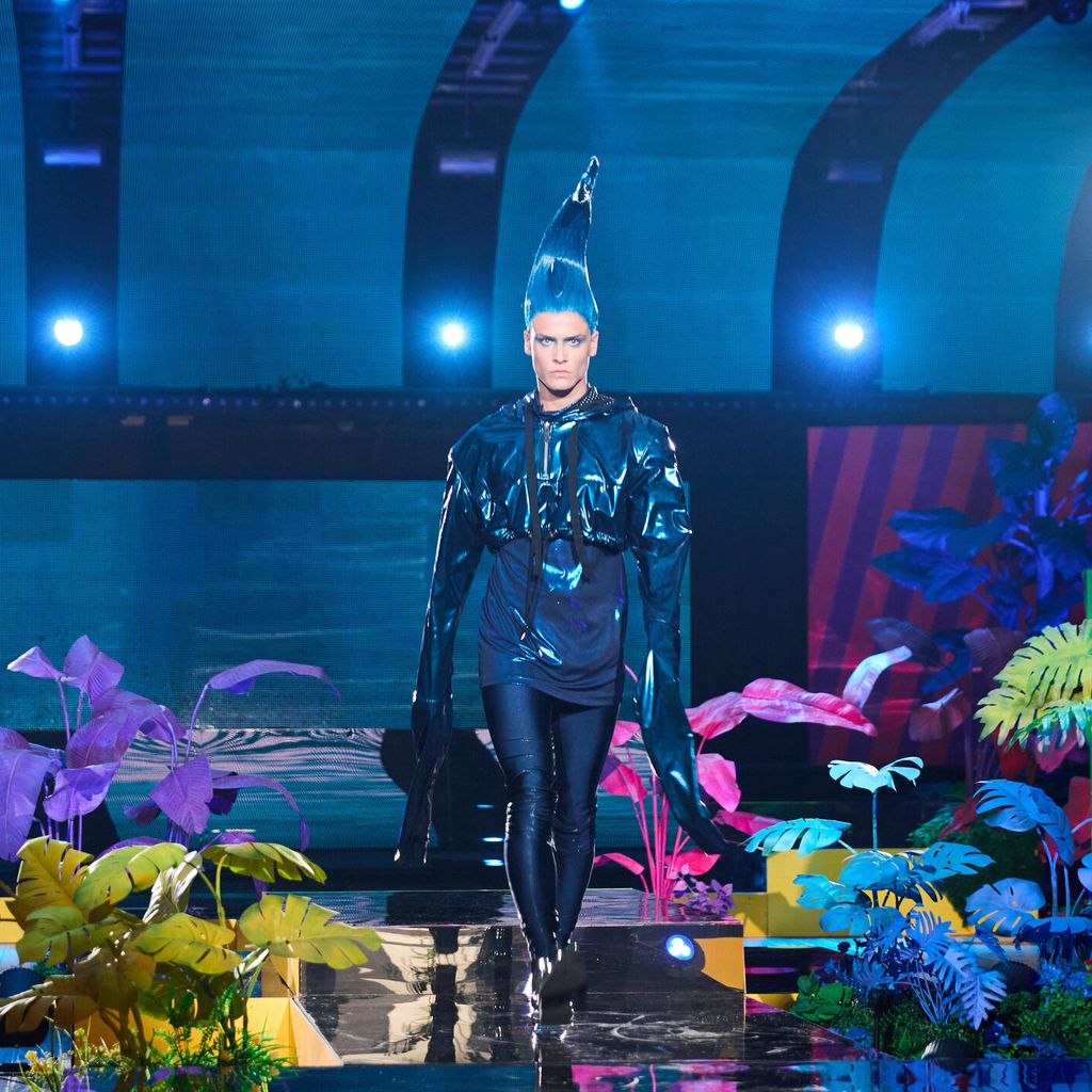 GNTM-Kandidat Louis beim Entscheidungswalk für die Top Ten