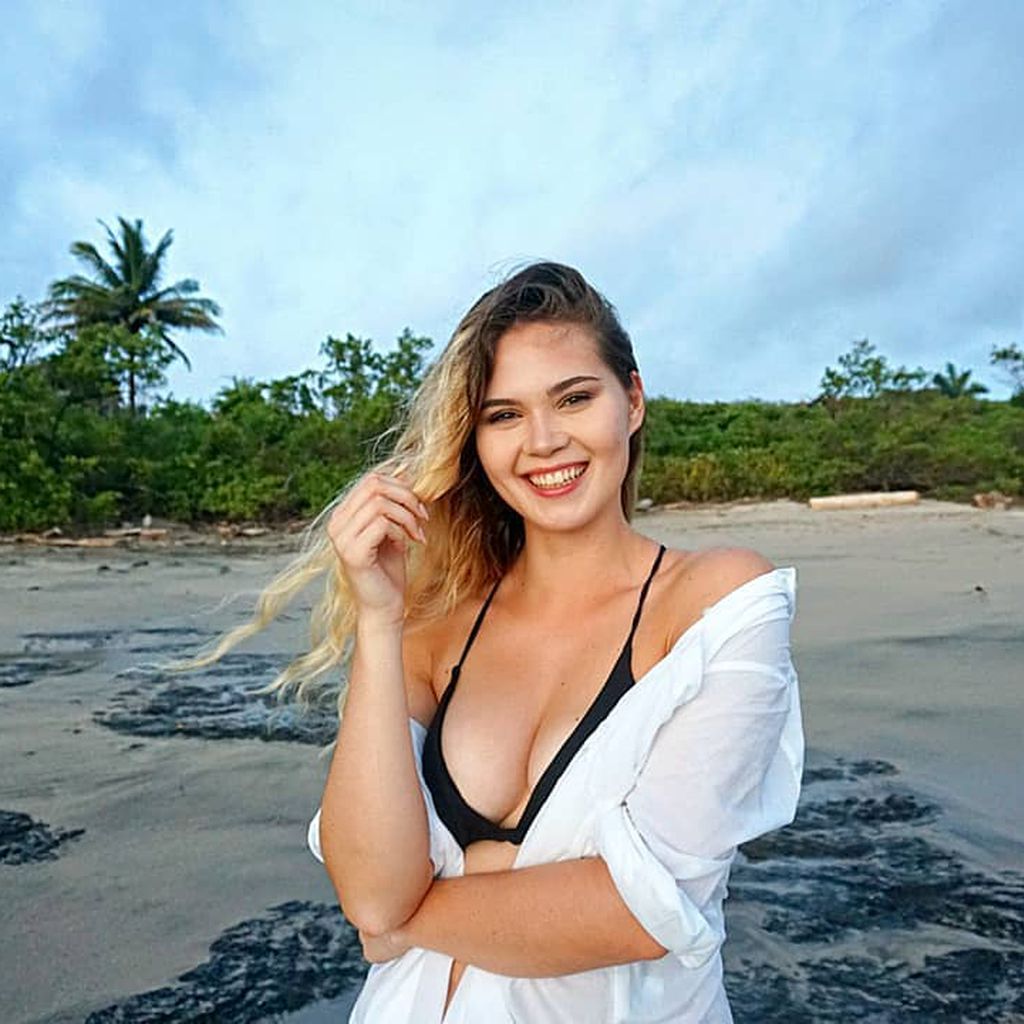 Ex-GNTM-Kandidatin Johanna in Costa Rica