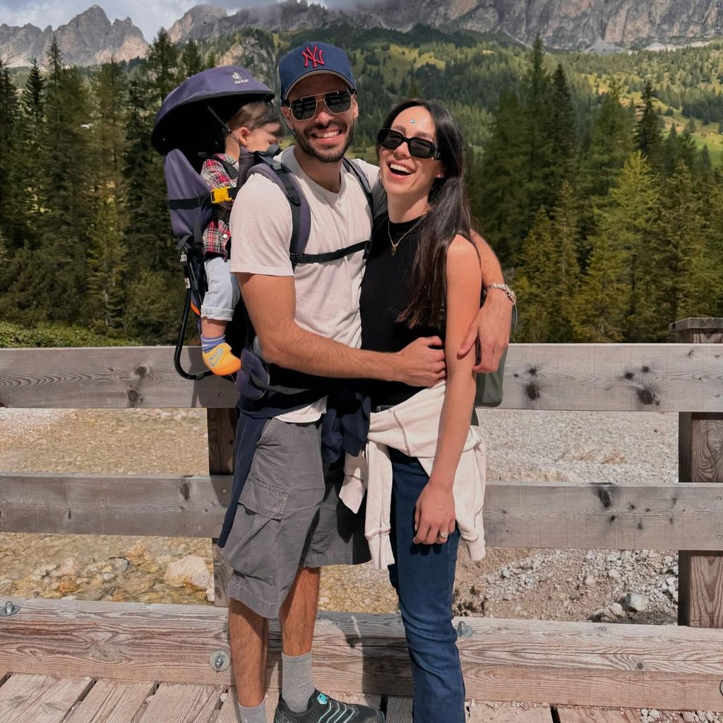 Goffredo Cerza und Aurora Ramazzotti mit ihrem Sohn Cesare im August 2021