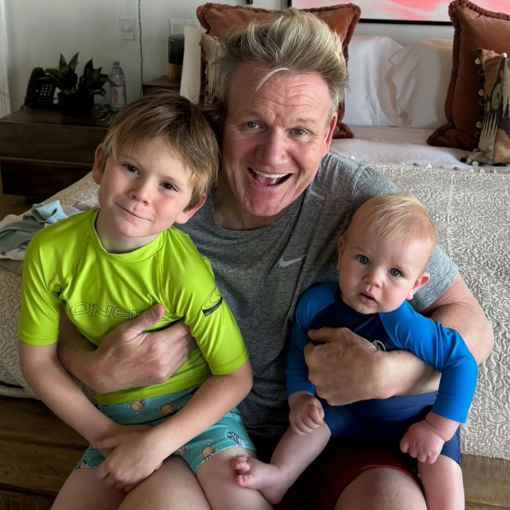 Gordon Ramsay mit seinen Söhnen Oscar und Jesse James