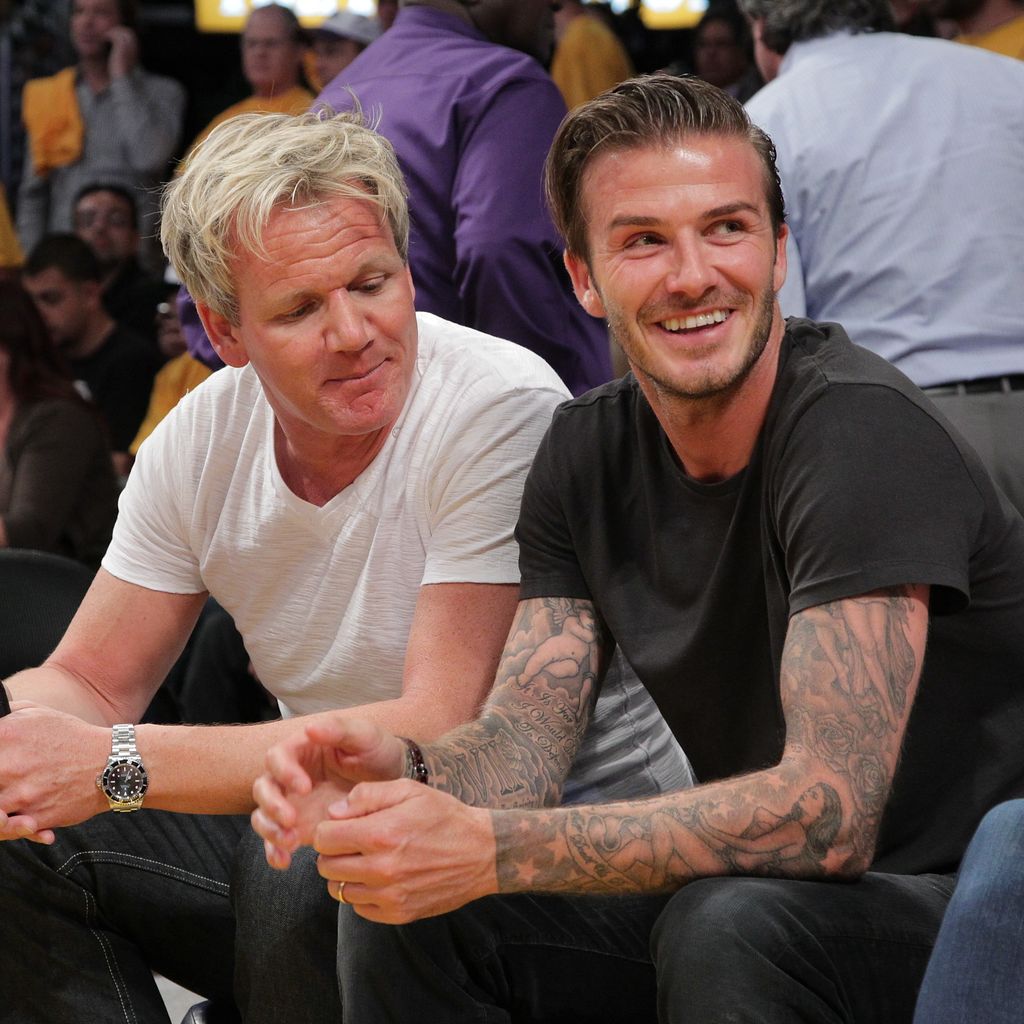 Gordon Ramsay und David Beckham verfolgen das Spiel der Los Angeles Lakers gegen die Dallas Mavericks im Staples Center, 2. Mai 2011