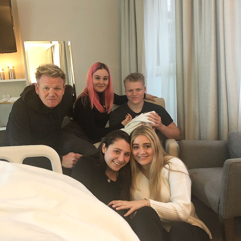 Gordon Ramsay und seine fünf Kinder Holly, Jack, Oscar, Matilda und Megan im Juni 2019