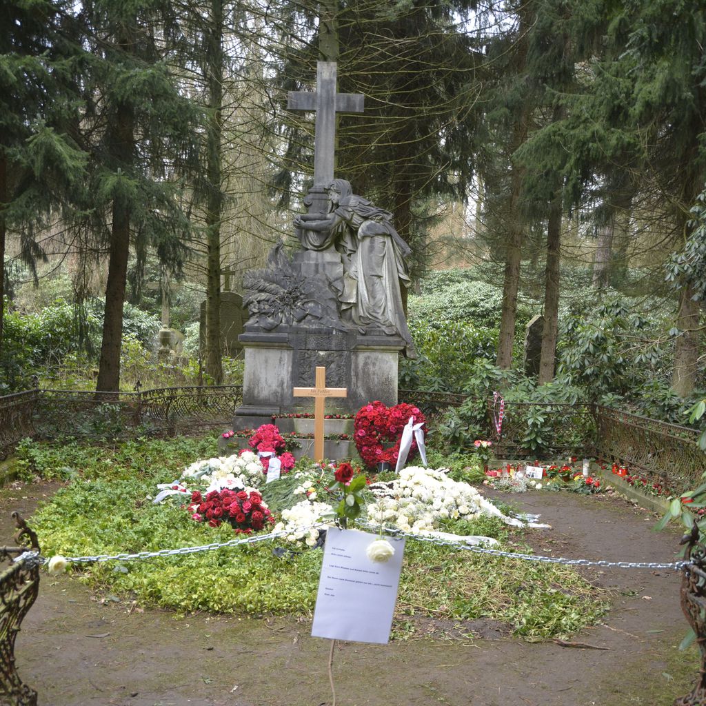 Grab von Jan Fedder auf dem Friedhof Ohlsdorf in Hamburg