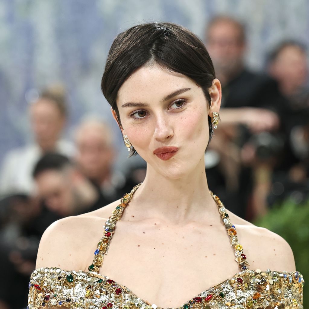 Gracie Abrams bei der Met Gala 2026 im Metropolitan Museum of Art in New York