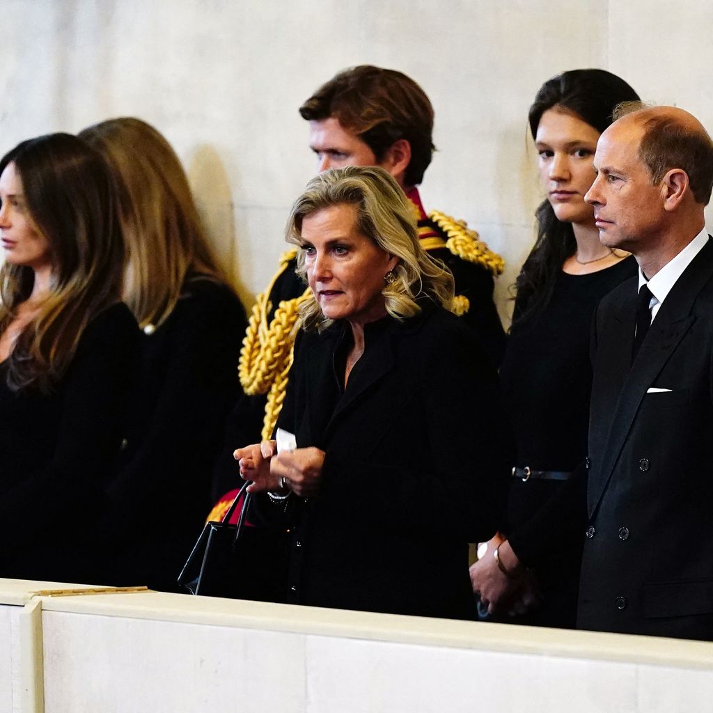 Gräfin Sophie und Prinz Edward bei der Mahnwache der Enkel in der Westminster Hall