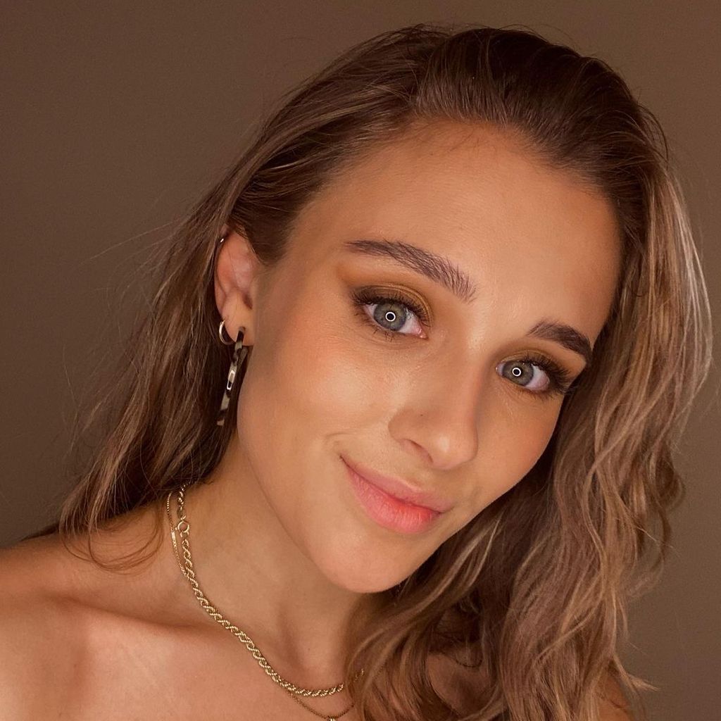 Greta Engelfried macht ein Selfie