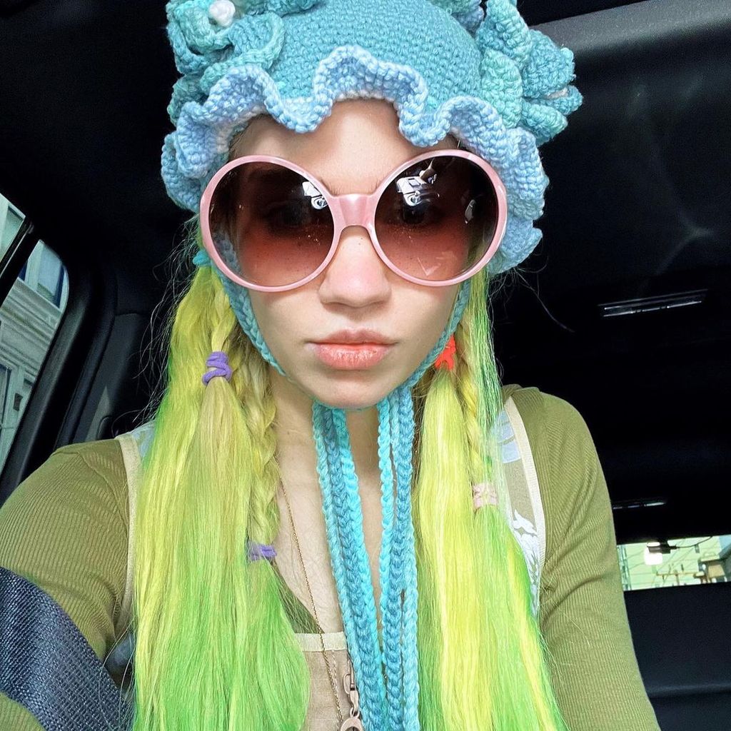 Grimes, Sängerin