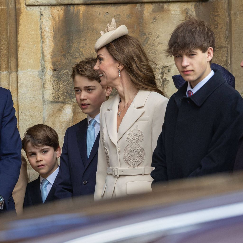 Besucher beim Ostergottesdienst in der St.-Georgs-Kapelle in Windsor