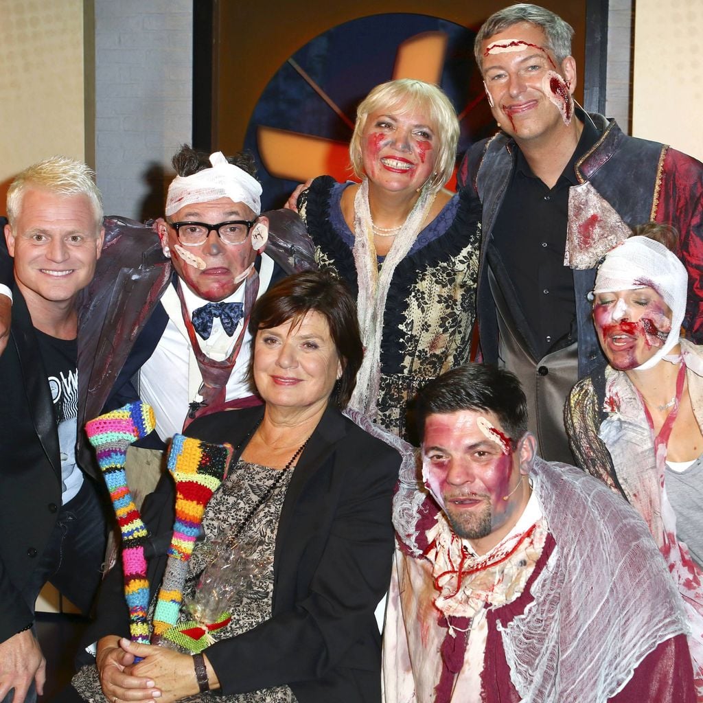 Guido Cantz, Götz Alsmann, Christine Westermann, Claudia Roth, Thomas Hermanns, Tim Mälzer und Anneke Kim Sarnau bei "Zimmer frei! ab 18", 2014