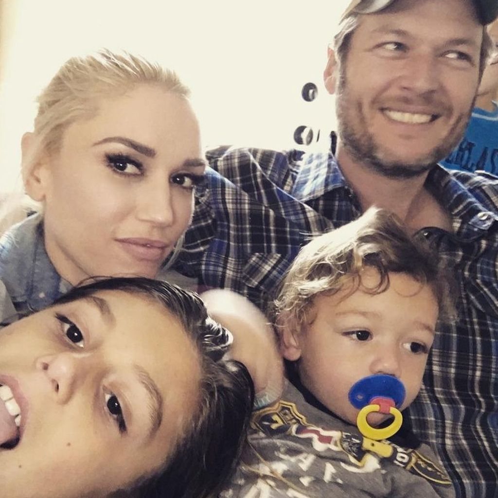 Gwen Stefani und Blake Shelton mit Gwens Kids
