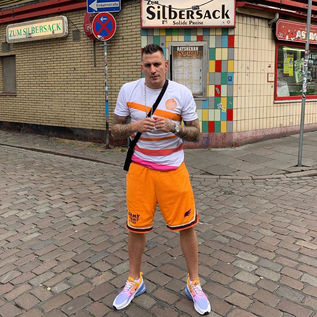 Gzuz, Sänger