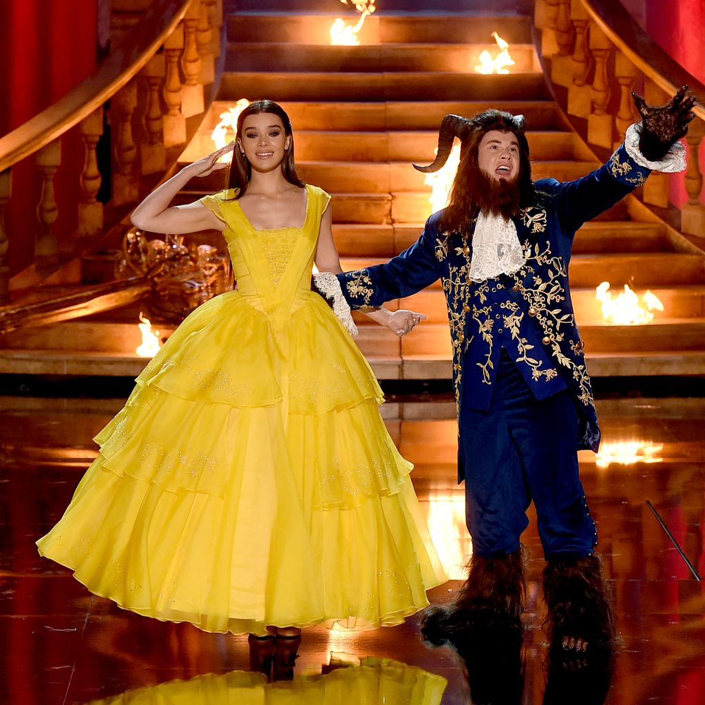 Hailee Steinfeld und Adam DeVine beim Opening der MTV Movie & TV Awards in Los Angeles 2017