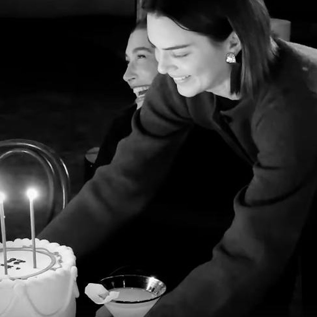 Hailey Bieber und Kendall Jenner, November 2024