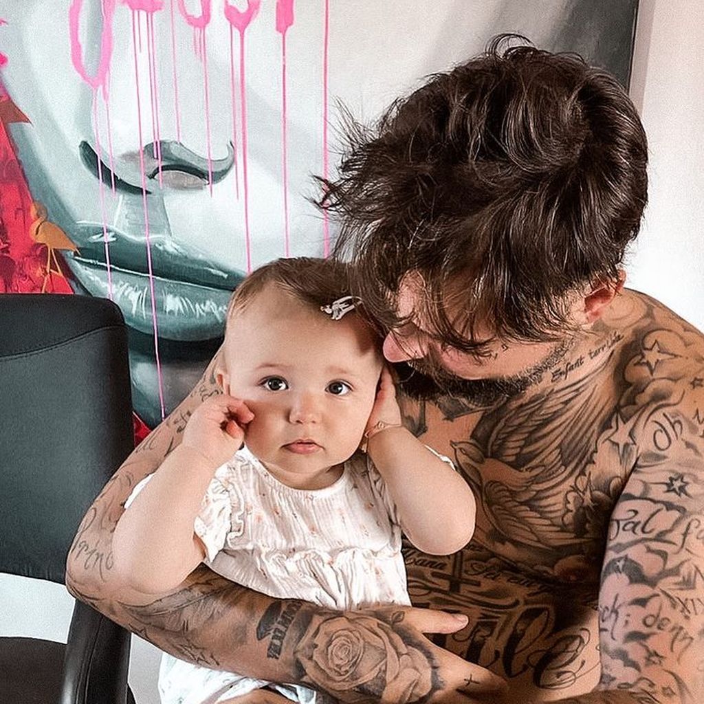 Hailey Emilia mit ihrem Papa Nik Schröder im August 2022