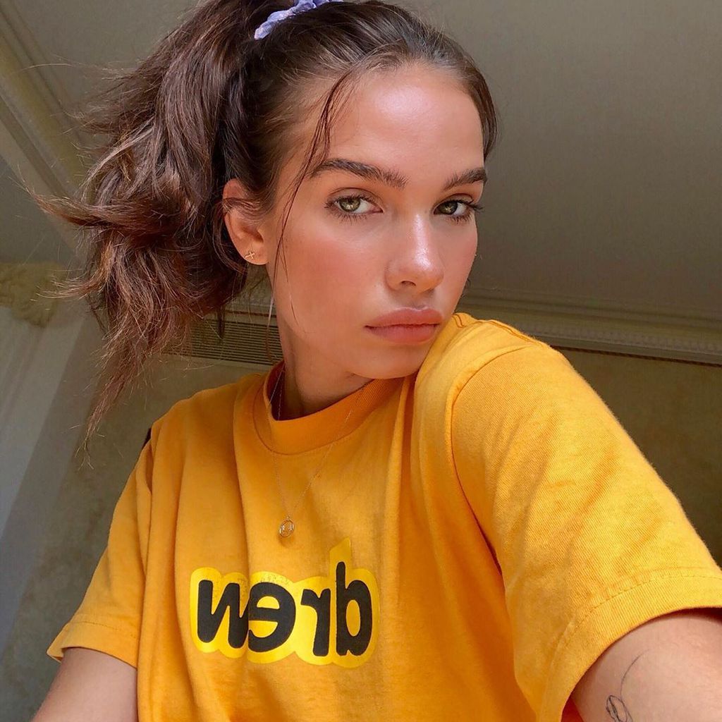 Hana Cross, Model