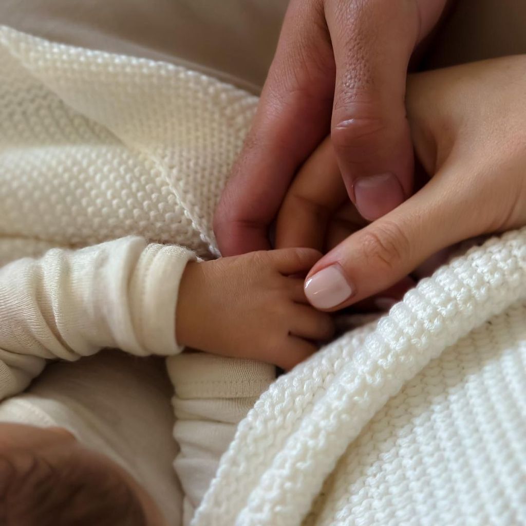 Hand von Anna Adamyans Baby